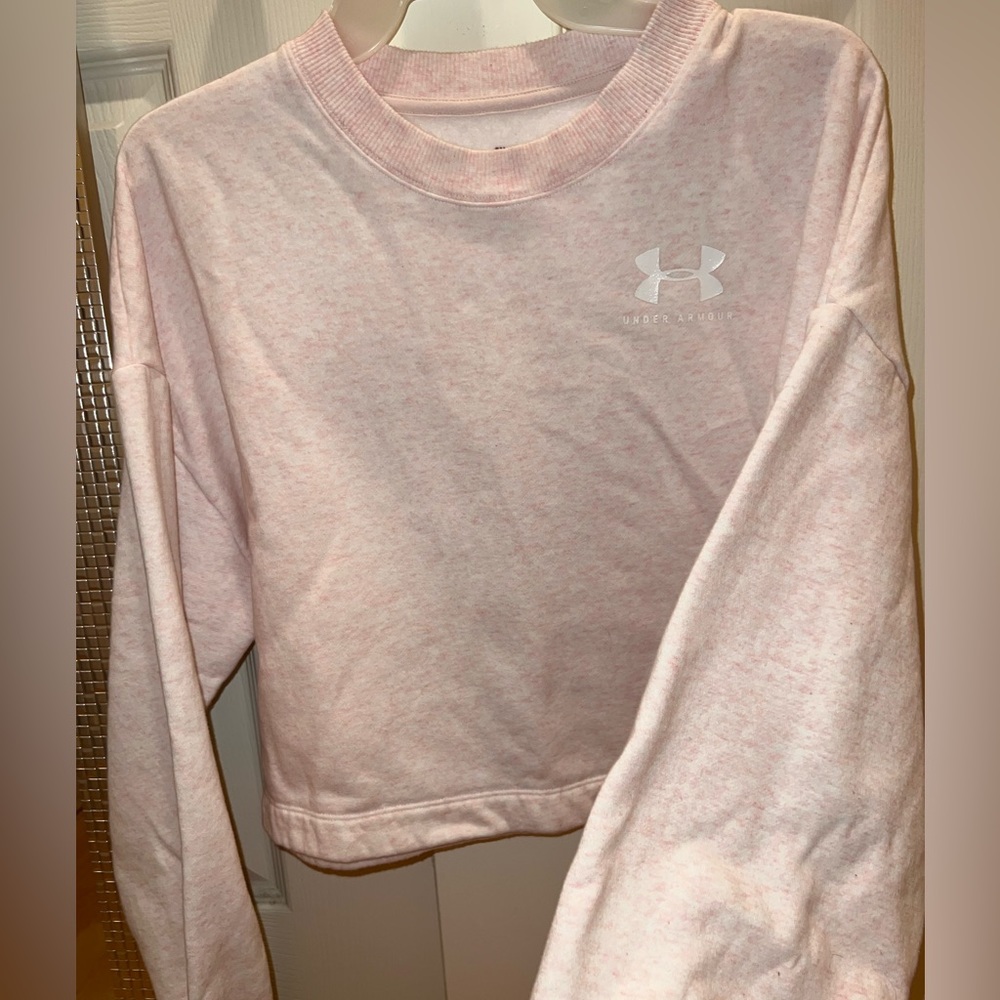 Baby pink under armour top
